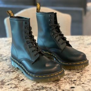 Dr Martens W/7 Original Black Boots